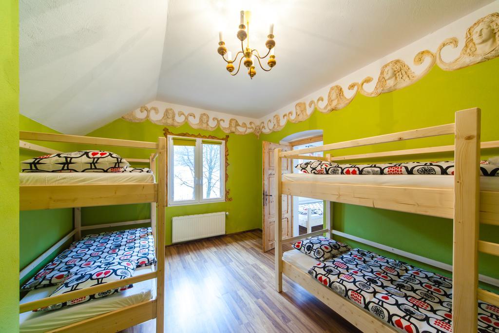 Hostel Krokus Karpacz Rum bild